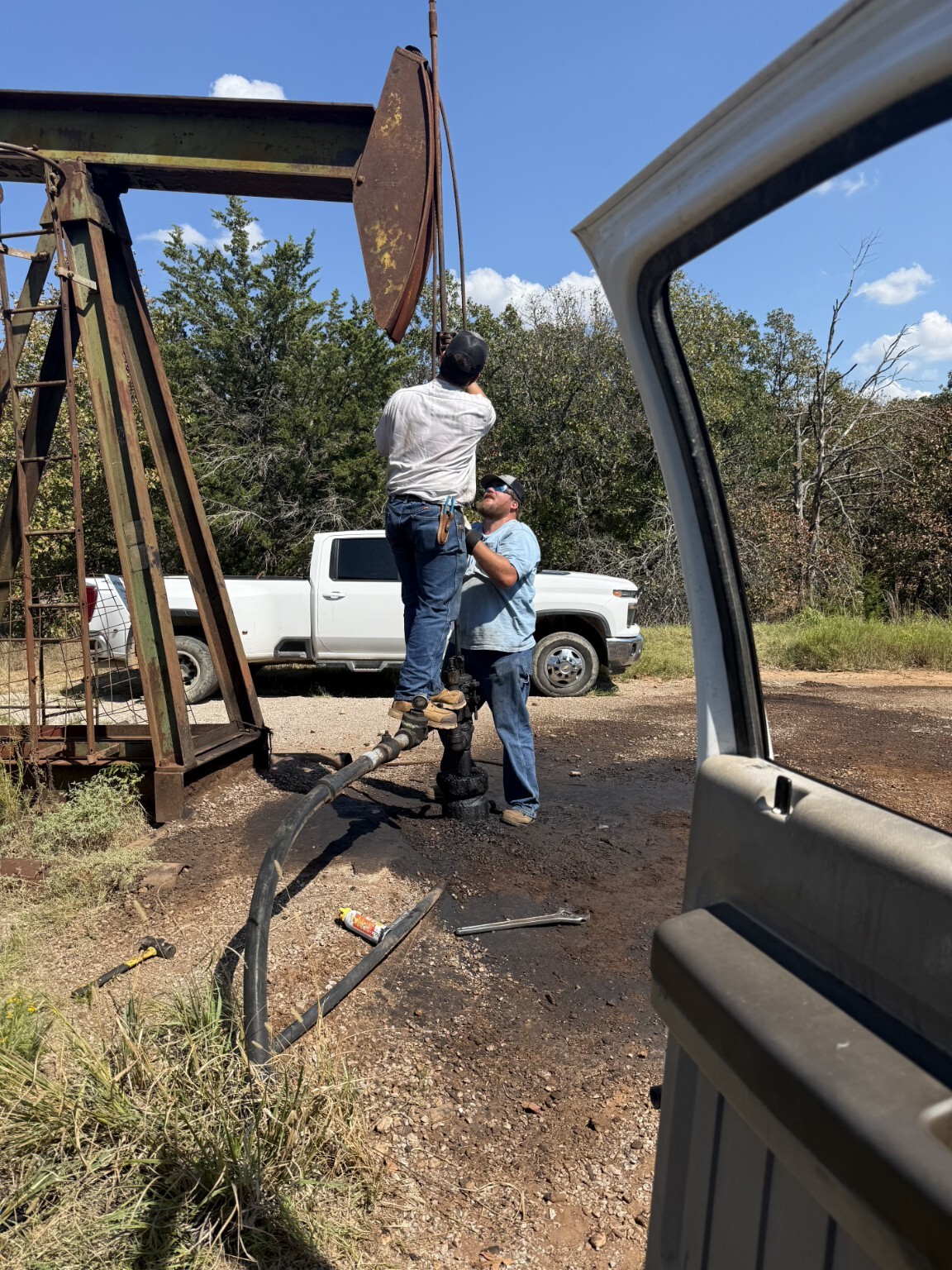 Oilfield pumping unit field service